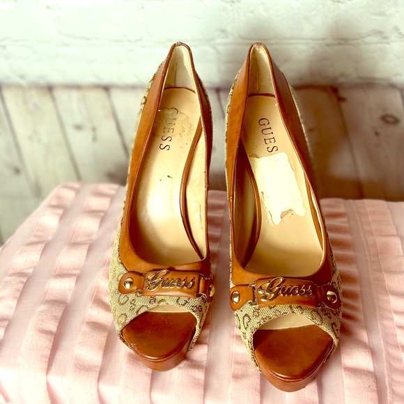 Guess Shoes - Guess Logo Print Open Toe 4.5” Heels Sz 8.5